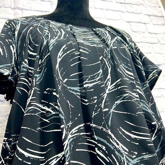 ALFANI Ruched Short Sleeve Shell Top - Picture 3 of 16